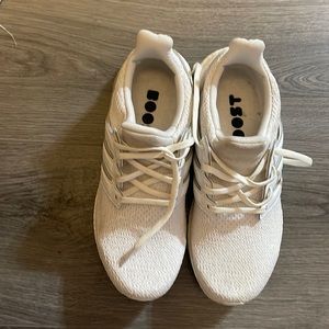 White Adidas ultra boost size 8.5